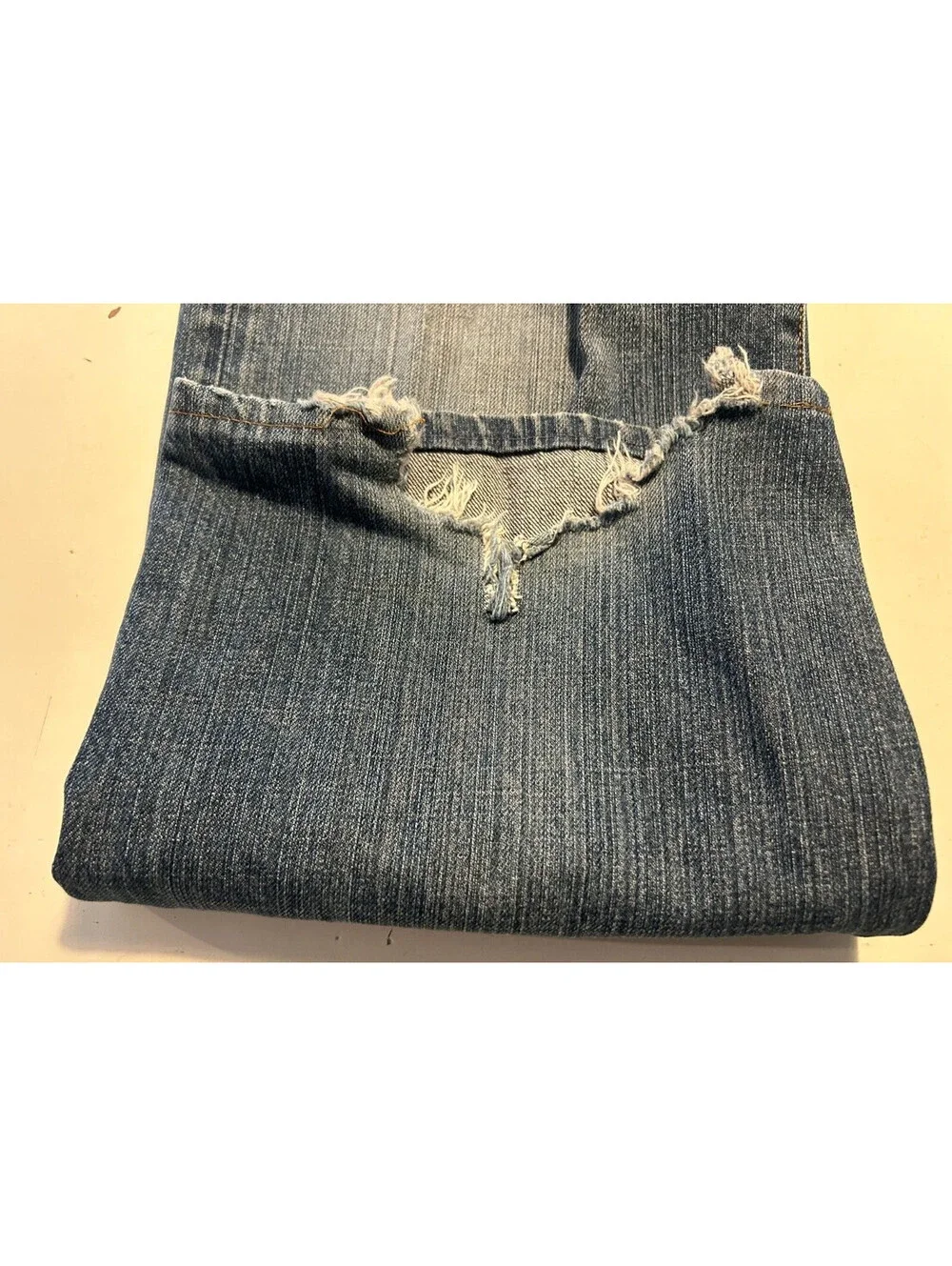 Lucky Brand Dungarees Classic Fit Long Length Distressed Jeans Size 34 x 30
